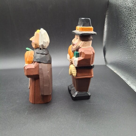 Vintage Midwest Imports Wooden Hand carved Harvest Pilgrim Figurines Set Of 2 - Picture 5 of 6